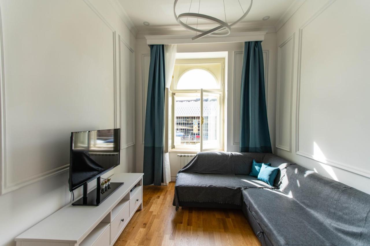 Apartment Live With A Fantastic View In The Center *