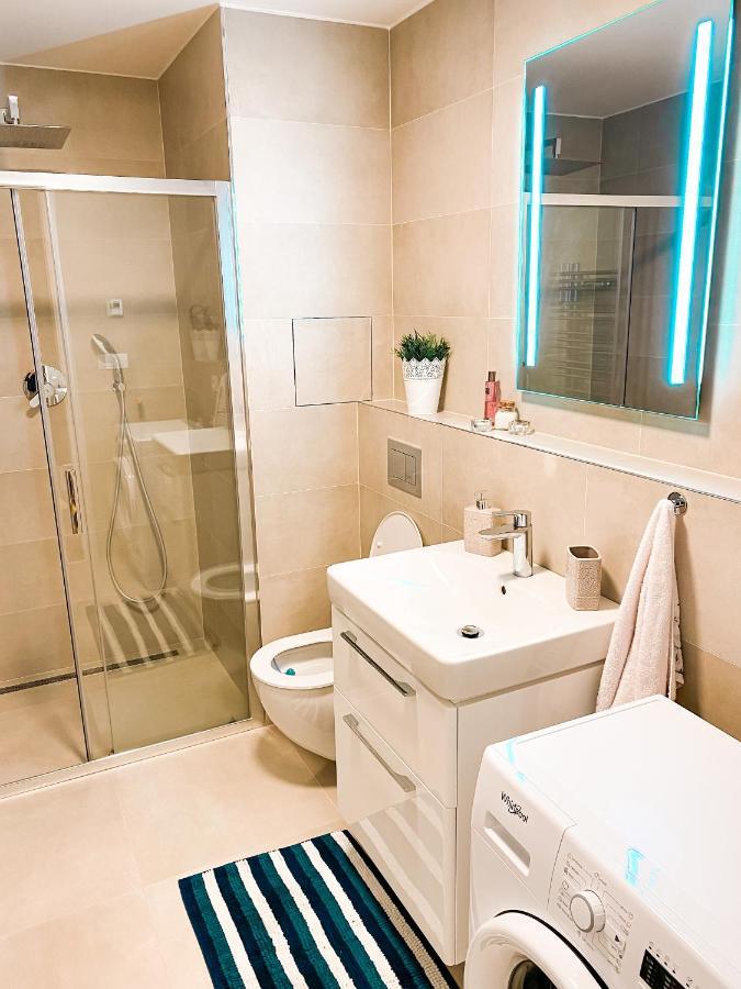 Lovely Apartment, Free Parking 1,55 Hight Apartment Prag