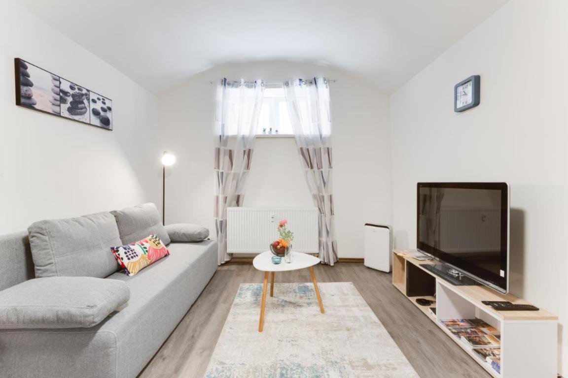 Private Studio By Hosts