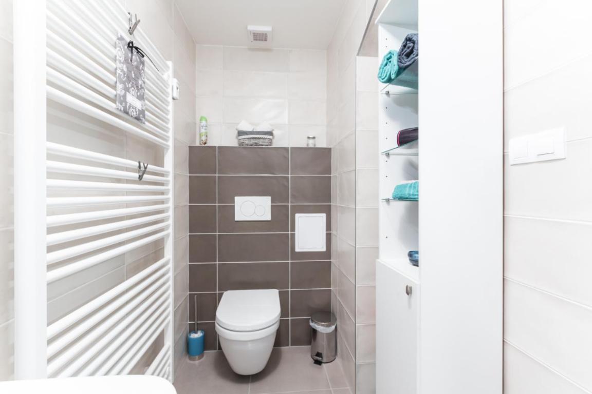 Apartment Private Studio By Hosts *