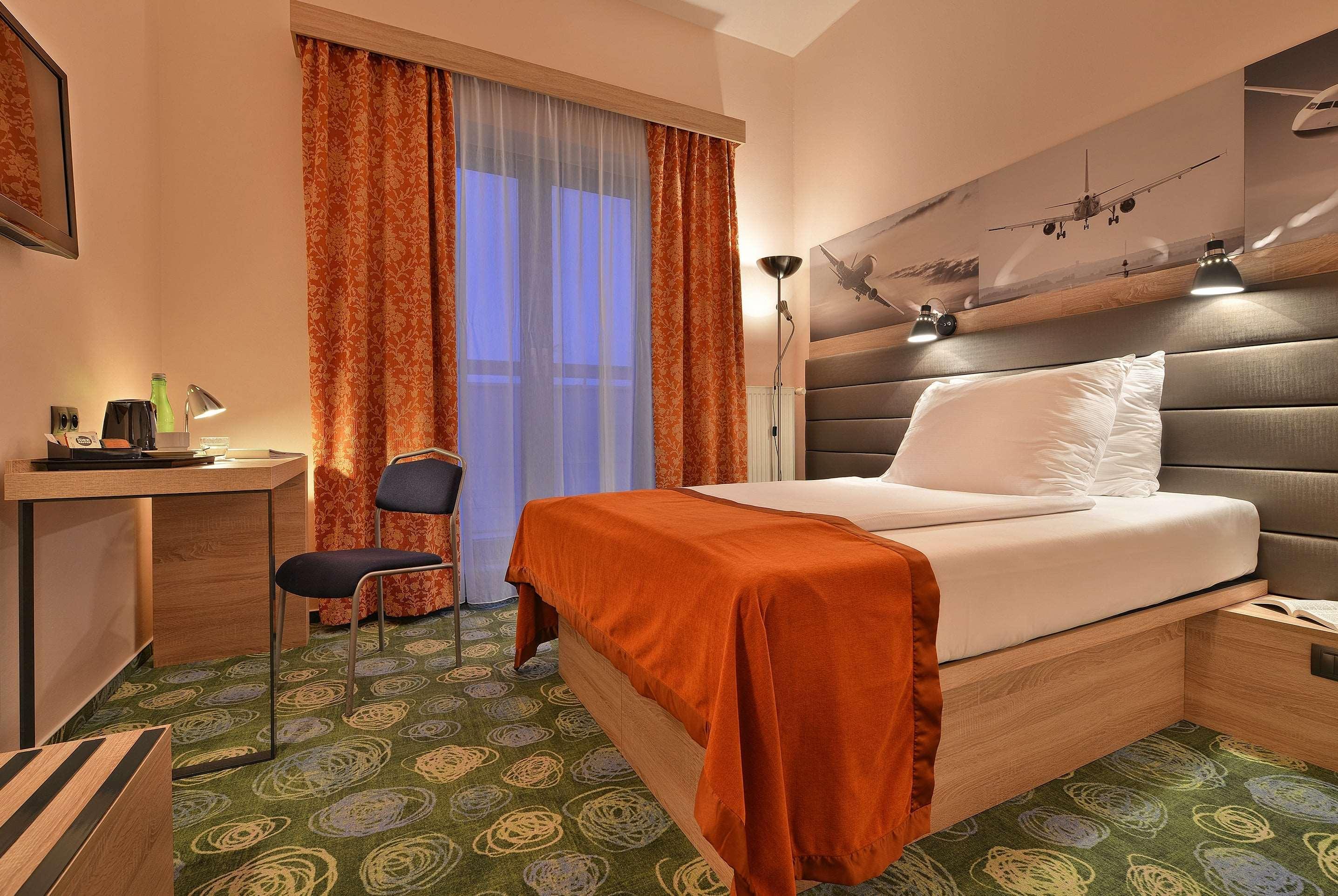Hotel Ramada Airport