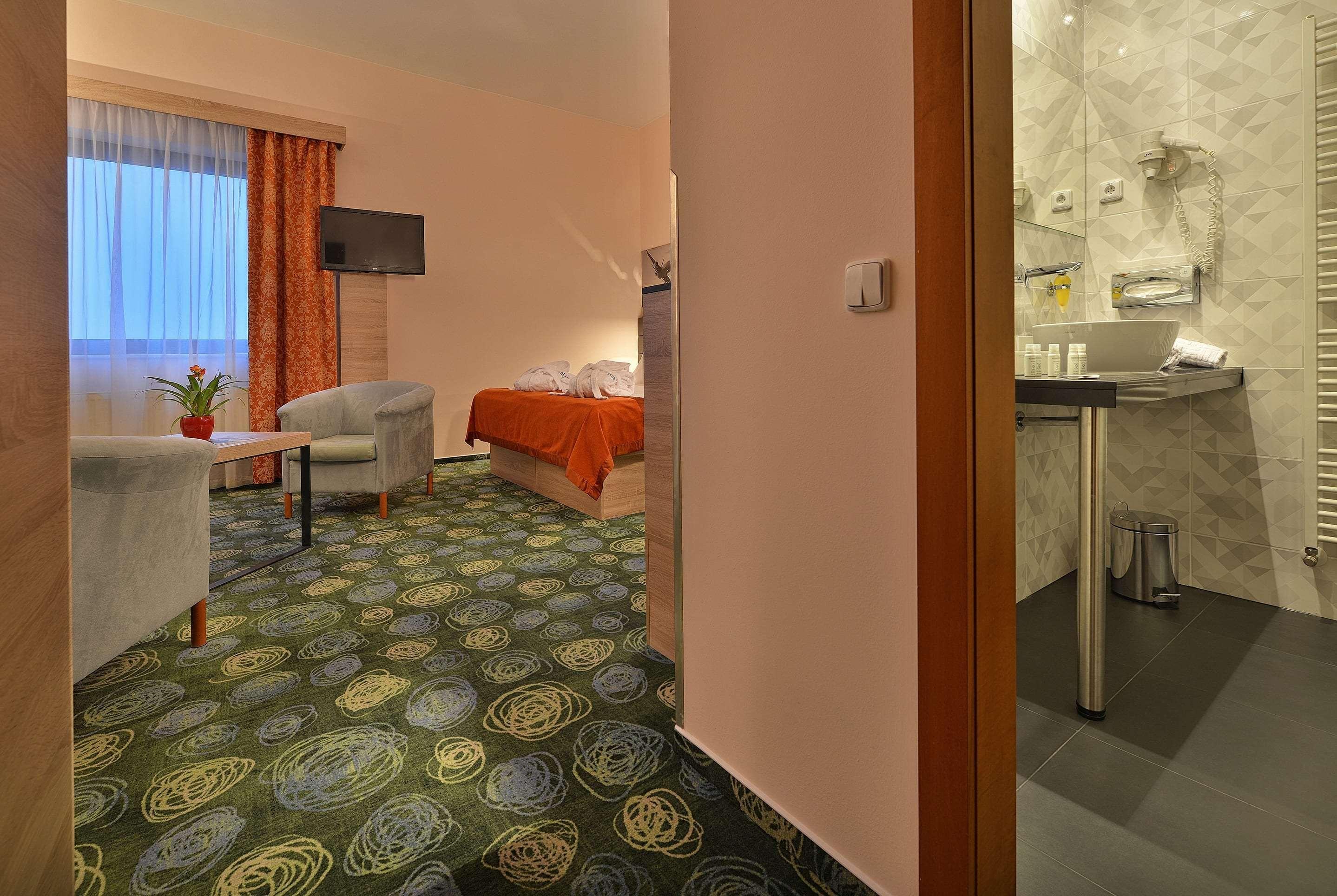 Ramada Airport Prague