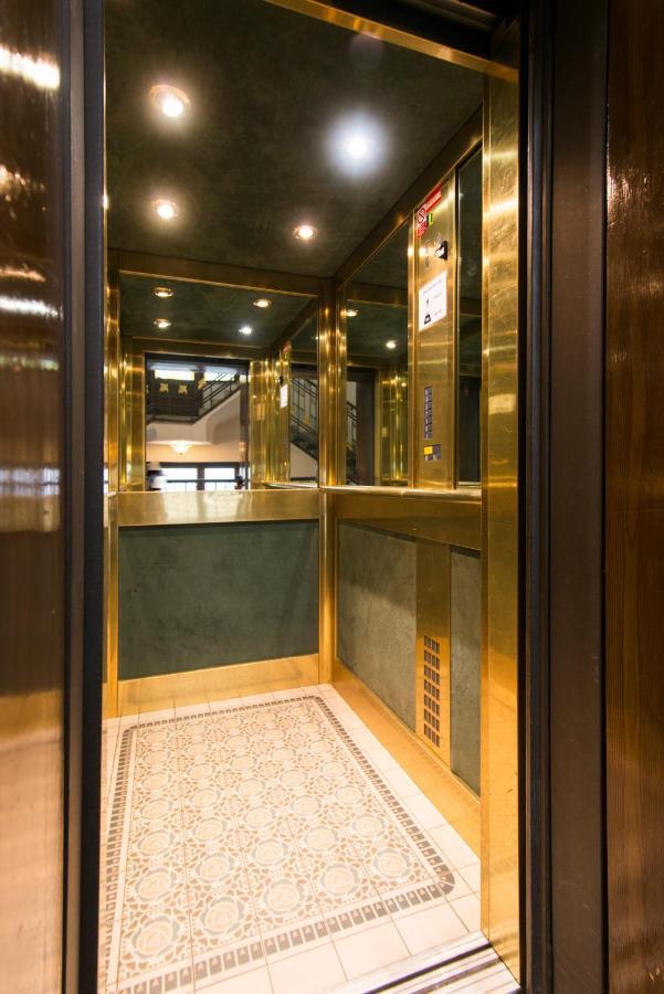 Billionaires Club Loft Sauna Center *
