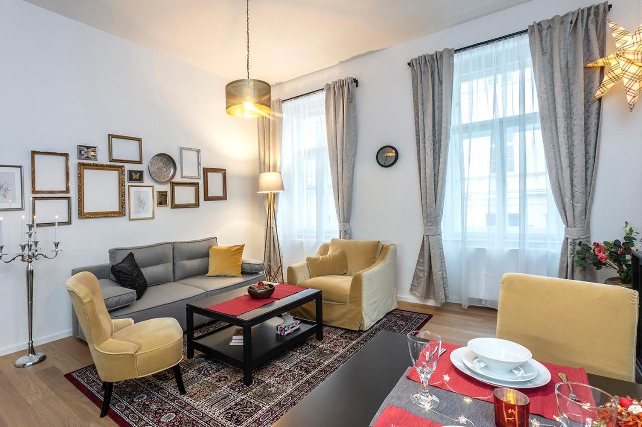 A - Lesser Town Apartment *