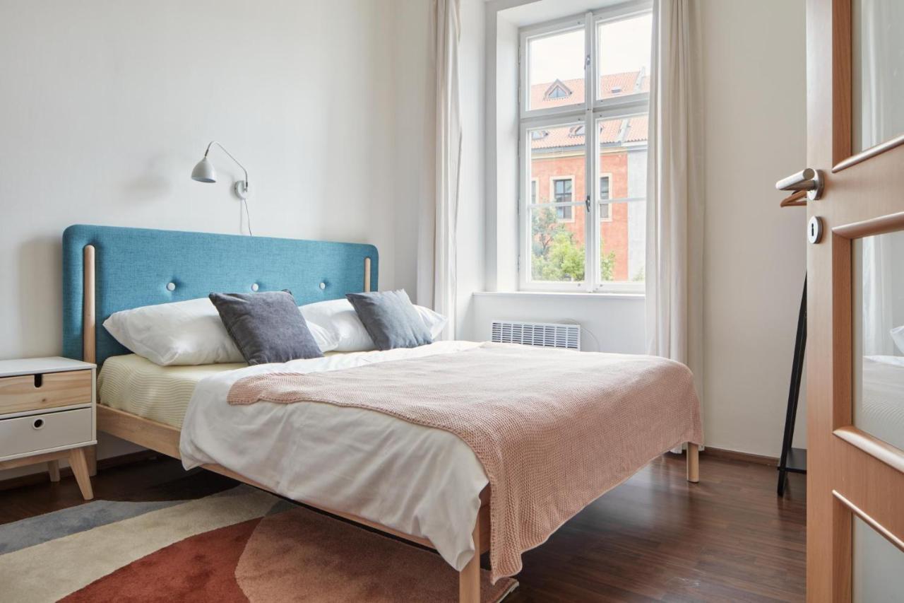 Modern Flat In Old Town By Days Apartmán
