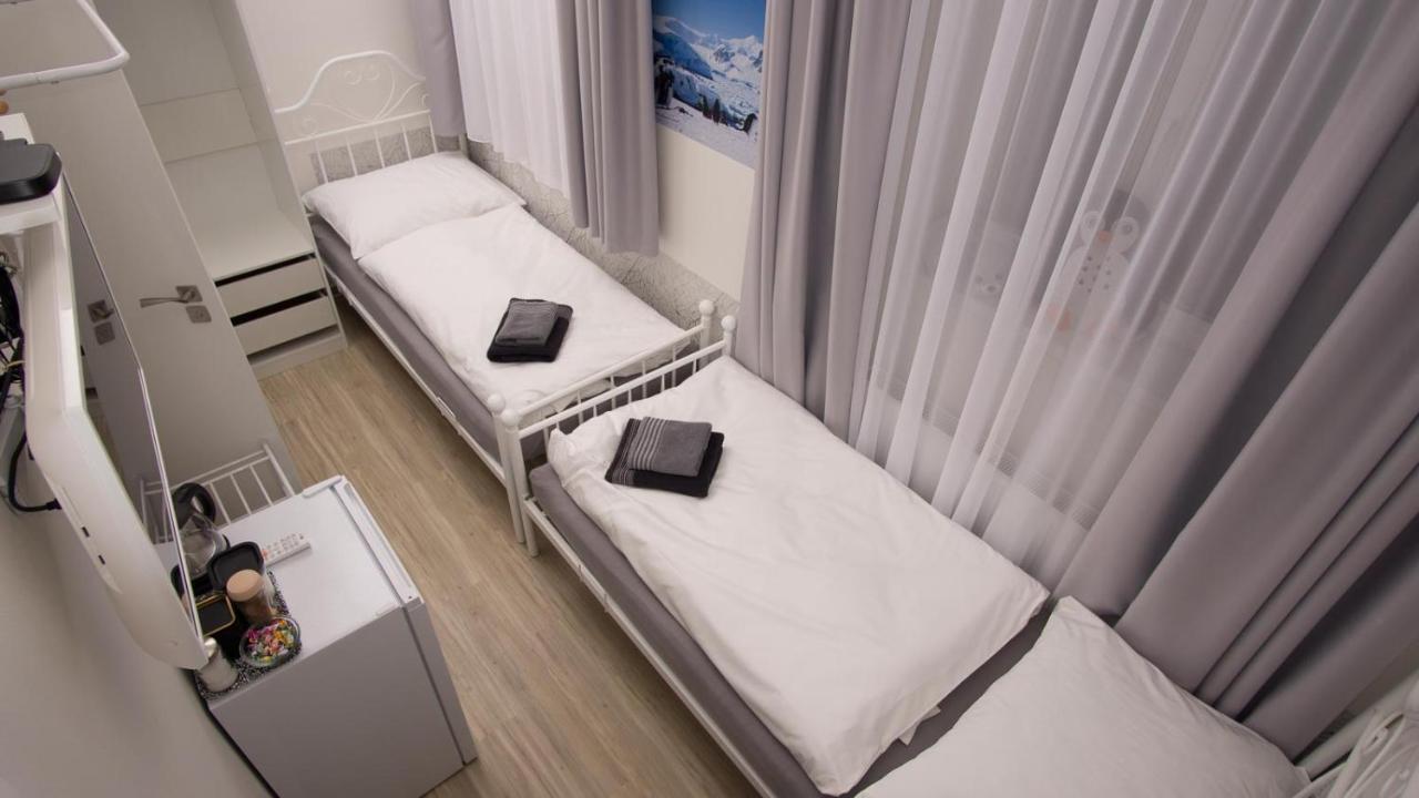 Apartment Continents Nearby Main Train And Bus Station Prague