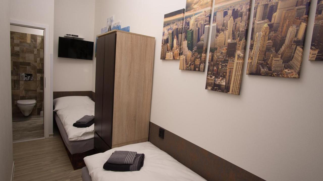 Continents Nearby Main Train And Bus Station Apartment *