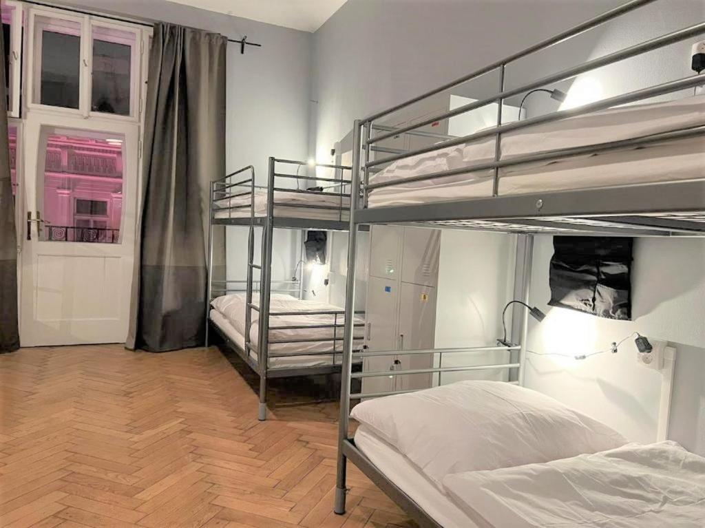 Globe Adults Only Hostel