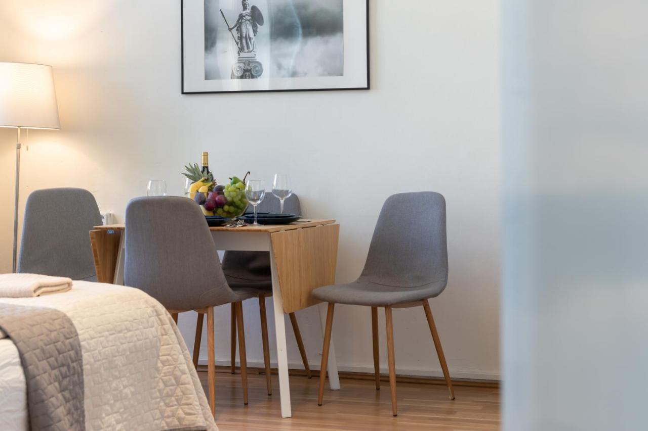 Aparts By The Bridge Apartment *