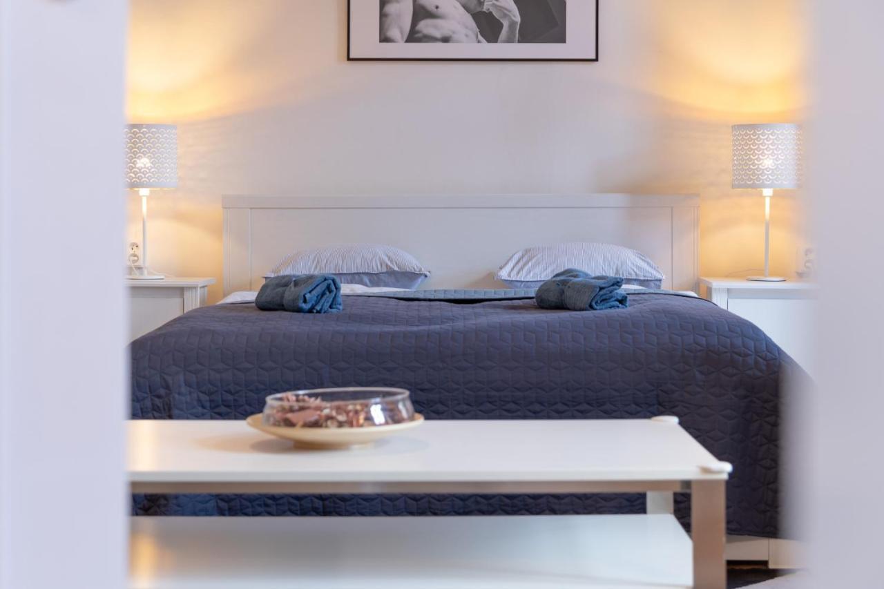 Apartment Aparts By The Bridge Prague