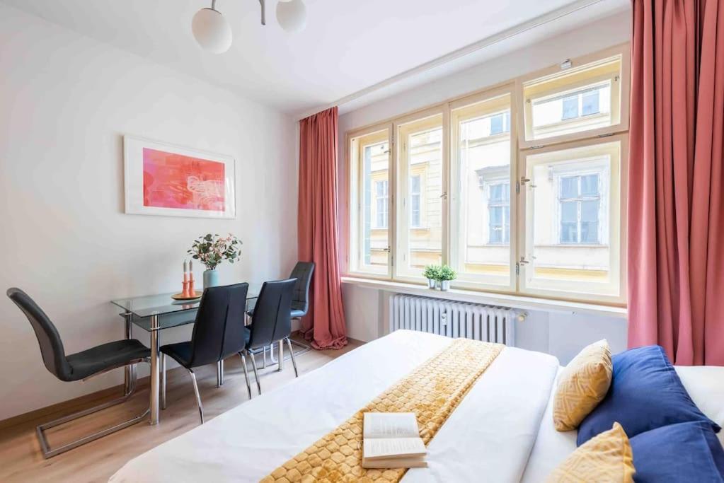 Golden Sunny Apartment, Centre, For 3 People Lejlighed