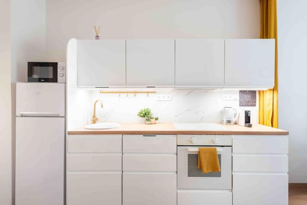 Golden Sunny Apartment, Centre, For 3 People Lejlighed *