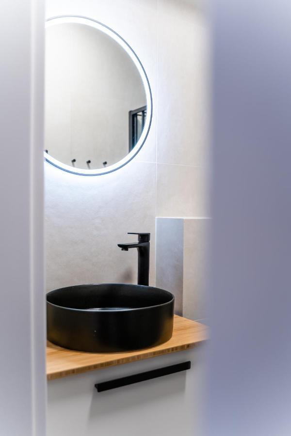 Apartment Maly Utulny Byt S Balkonem A Projektorem *