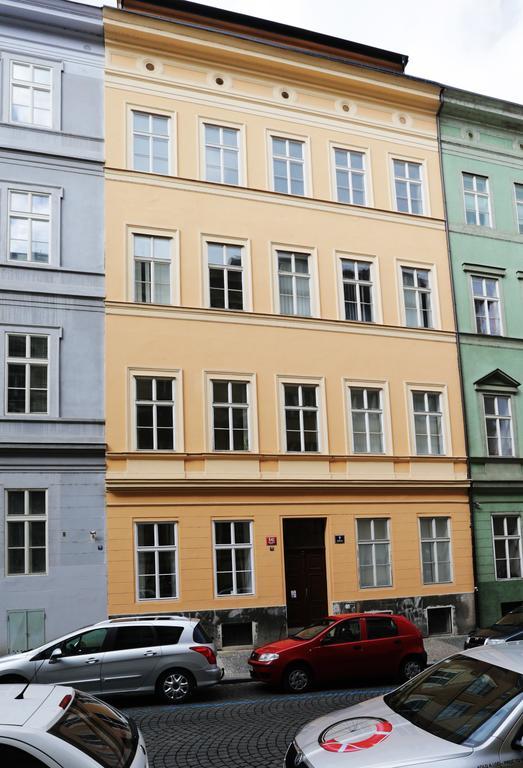 Greg Kampa Apartment Prag