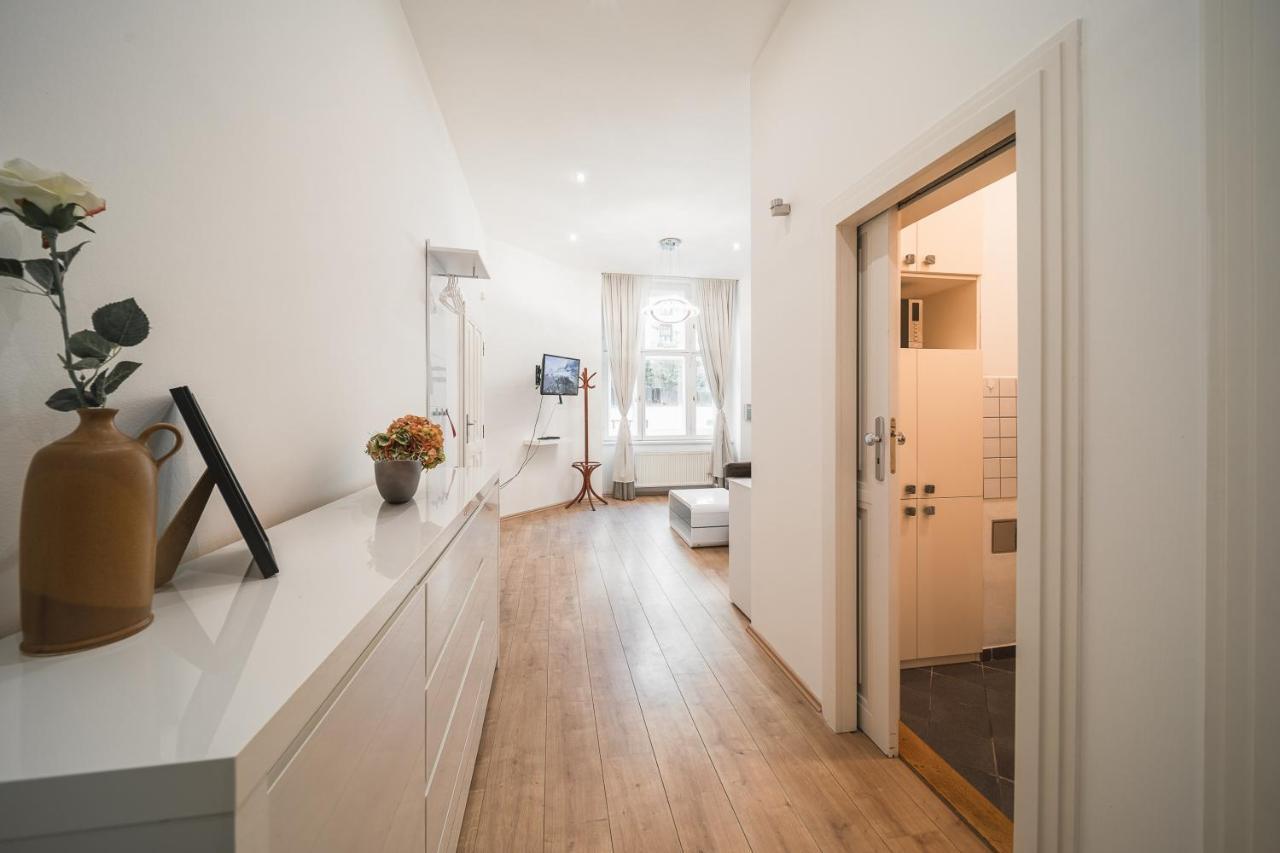 Apartment Josefov Riverside Prague