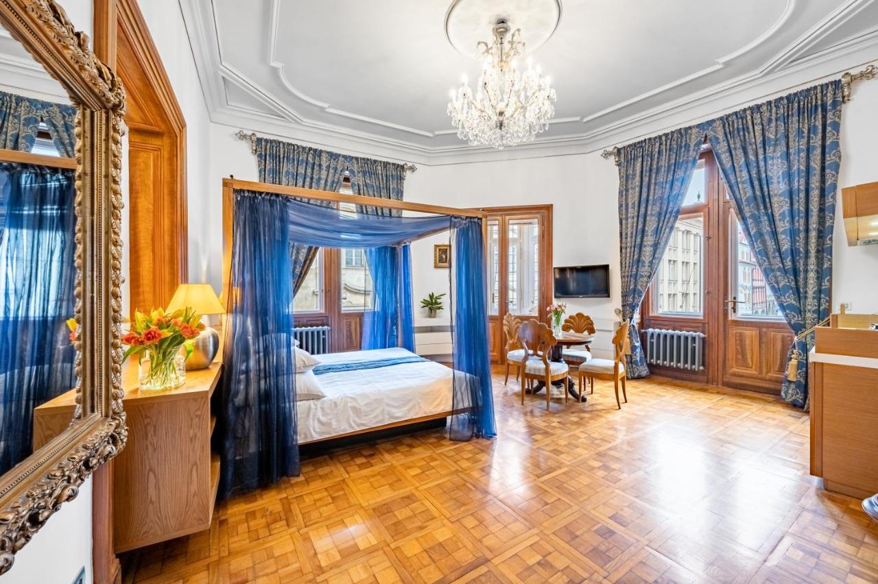 Malostranska 4*