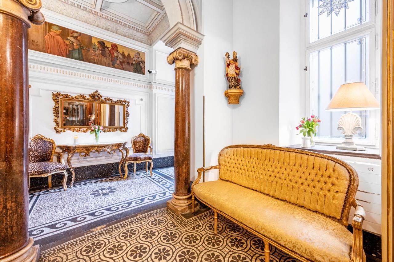 Aparthotel Malostranska 4*