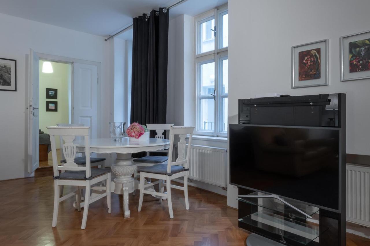 Carolinum Prag