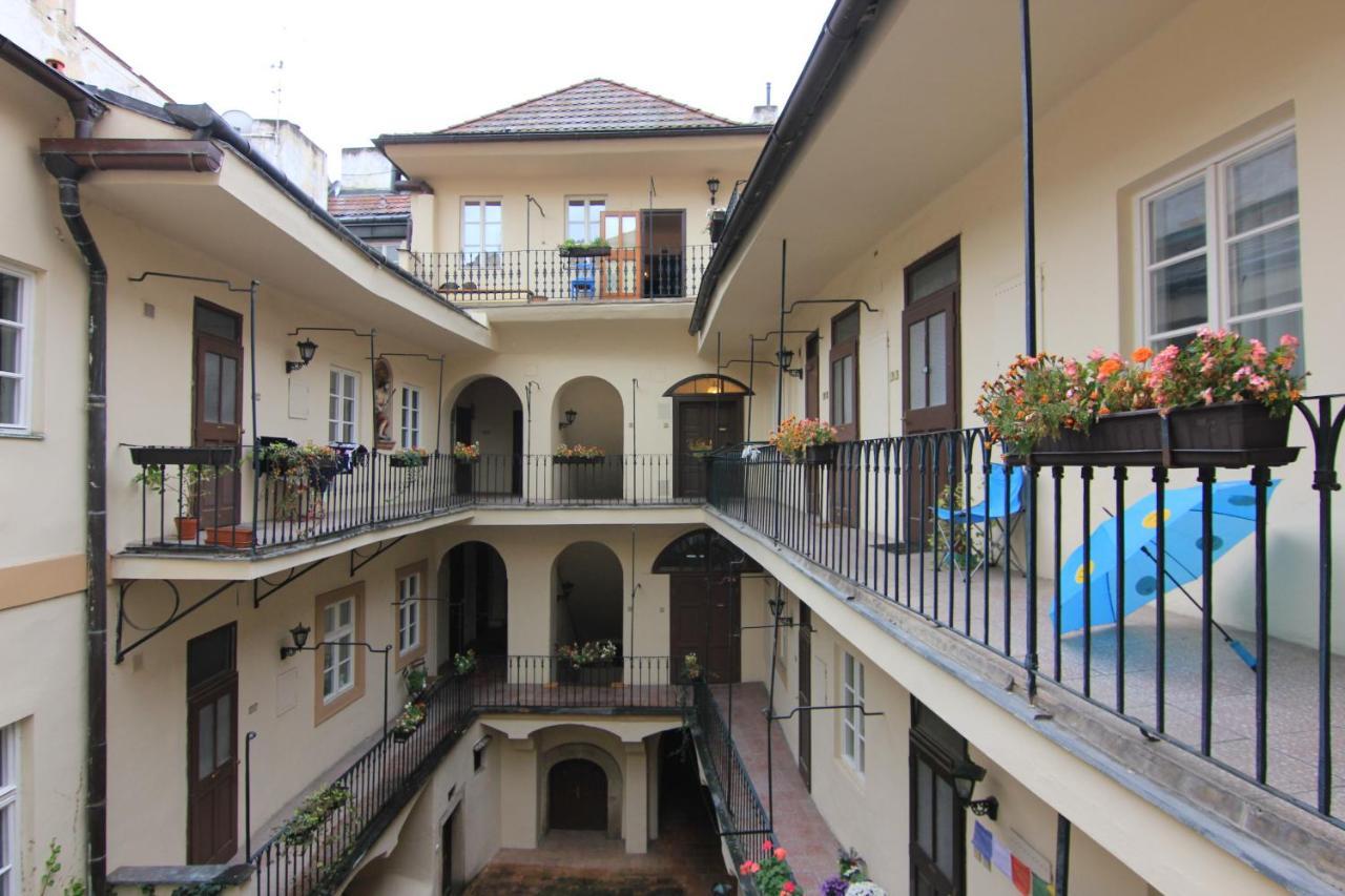 Cool 1 Bedroom Prokopska In Mala Strana