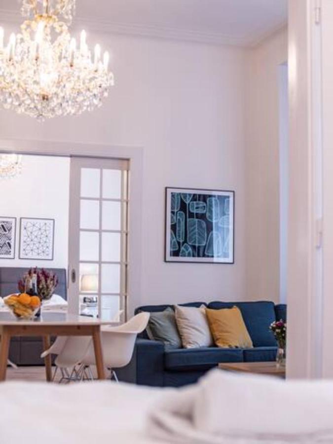 Class In Old Town 2 Bedrooms Apartment