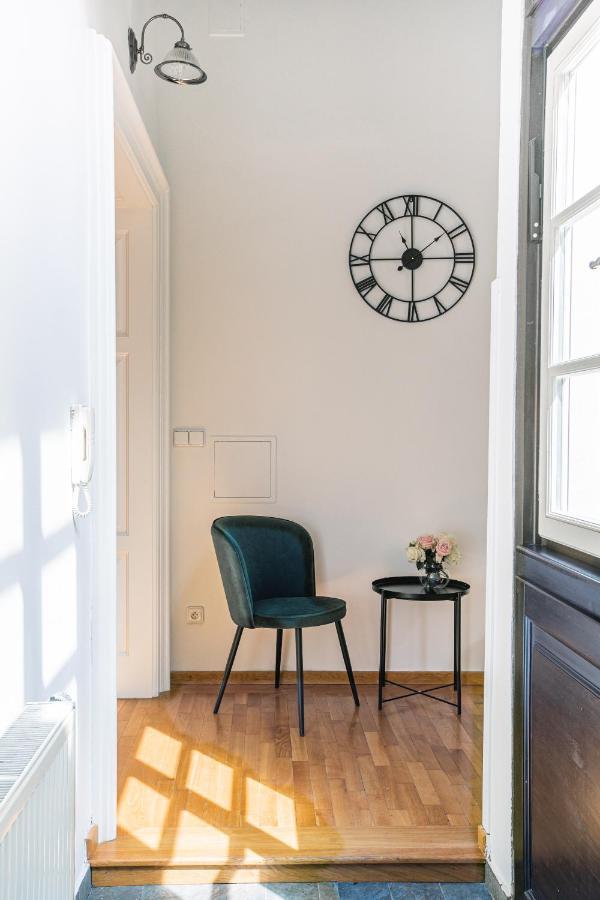 New Stylish 3 Bedrooms In Mala Strana - N2nd Lägenhet *