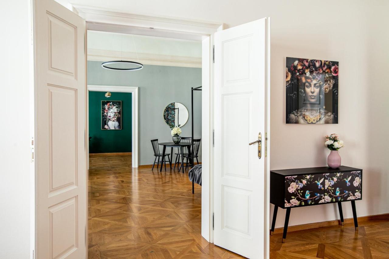 New Stylish 3 Bedrooms In Mala Strana - N2nd Lägenhet