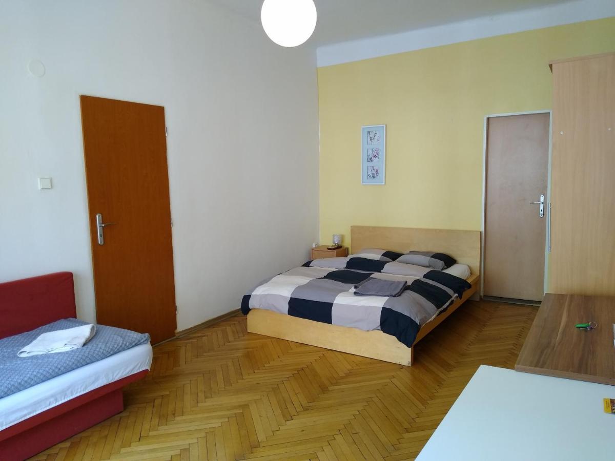 Location In - Old Town