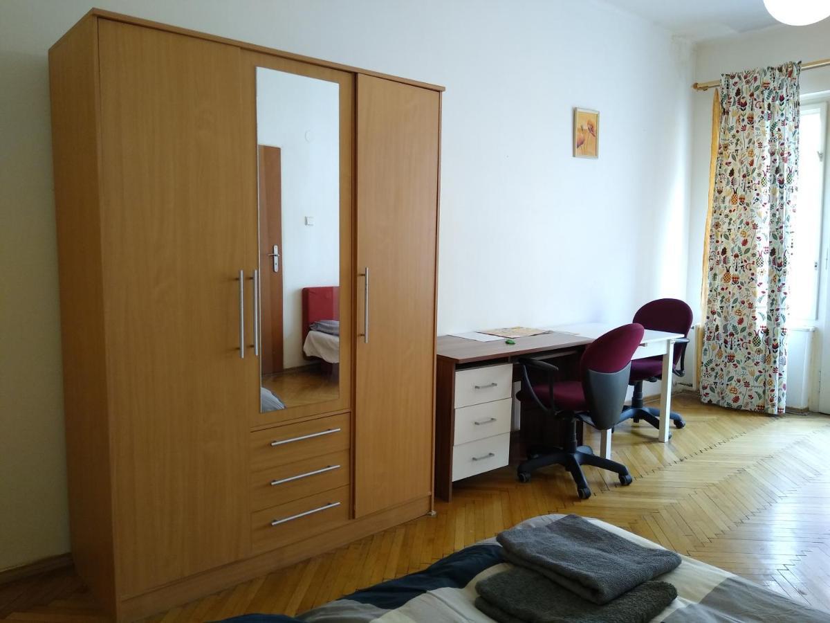 Location In - Old Town Apartment *