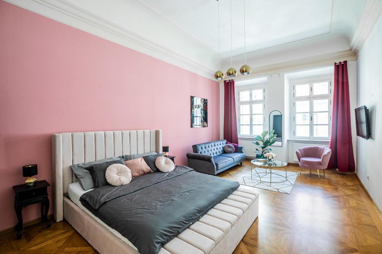 New Stylish 3 Bedrooms In Mala Strana - N2nd Lägenhet *