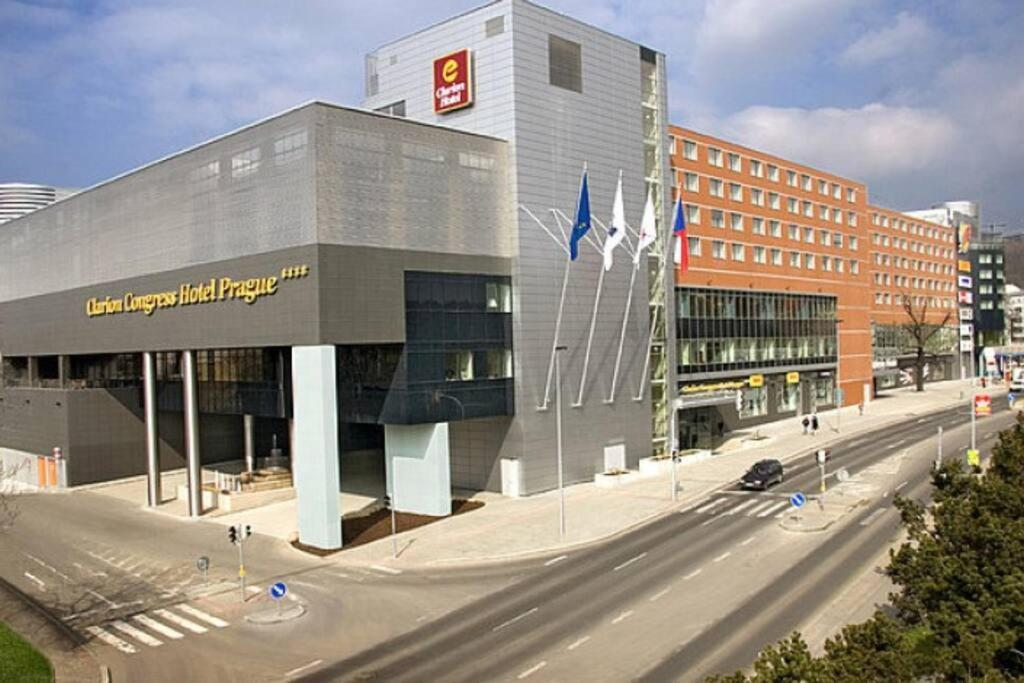 Entire Apartment, Near Clarion, O2 Arena, Metro 3 Min, Easter Market In Center 15 Min Lejlighed