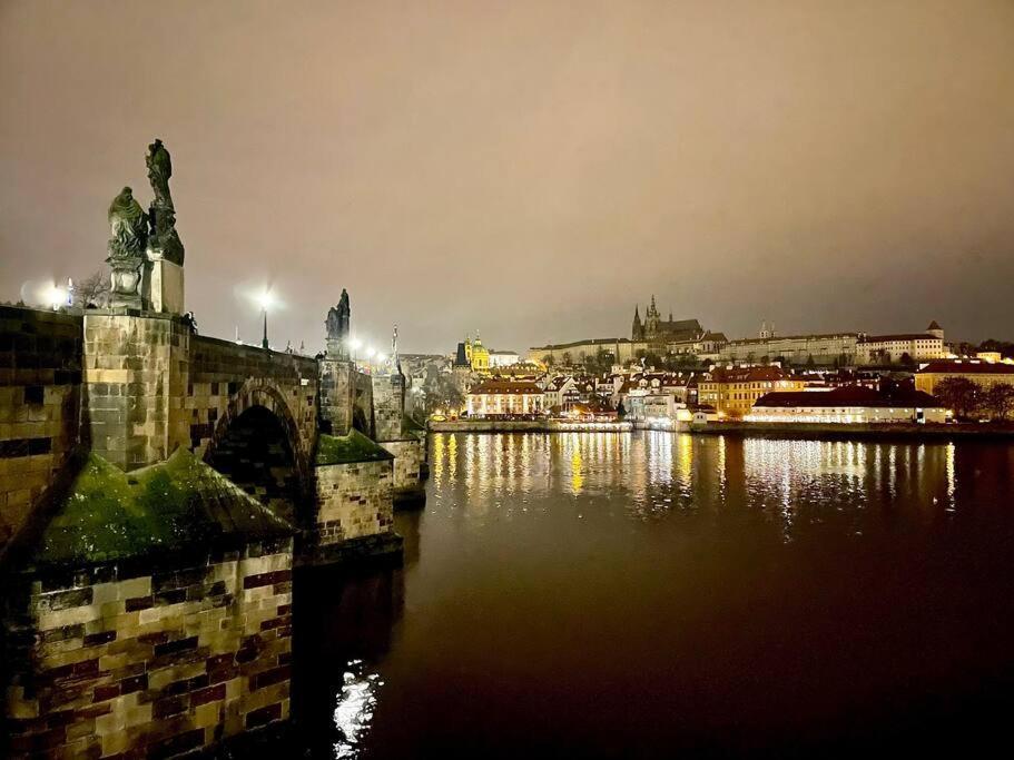 Lejlighed Entire Apartment, Near Clarion, O2 Arena, Metro 3 Min, Easter Market In Center 15 Min *