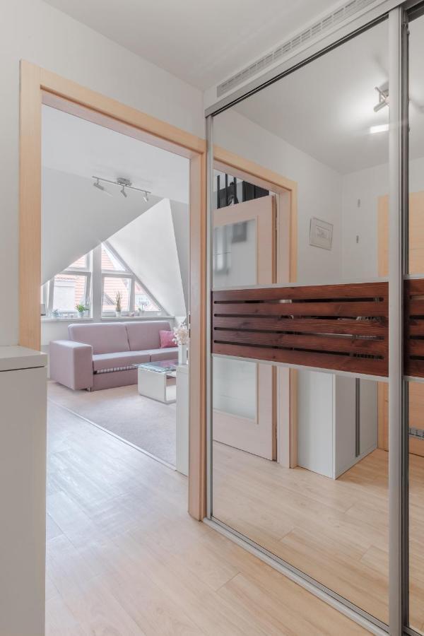 Apartmán Attic Maisonette In Stresovice By Days