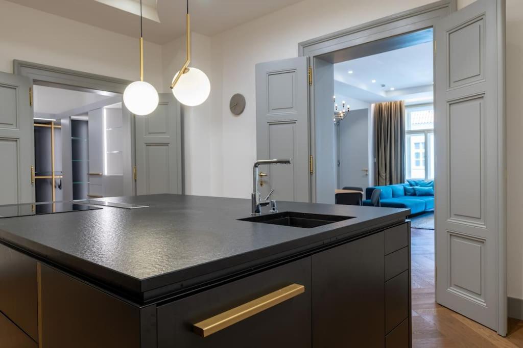 Luxury Old Town Apt, Parking * Praha