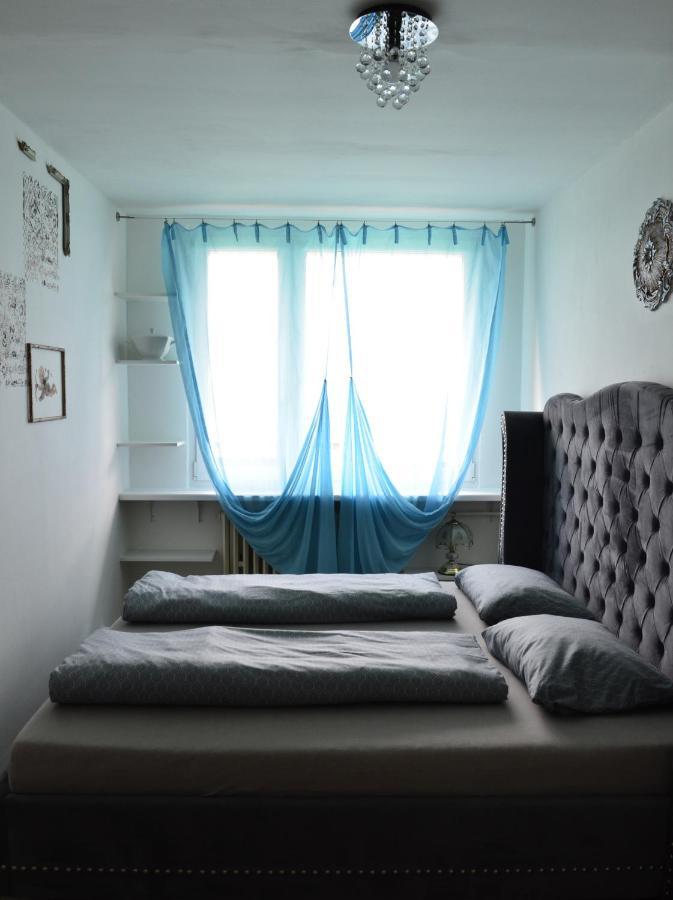 Between Baroque And Jungle 16' Airport 8' Downtown Apartment *