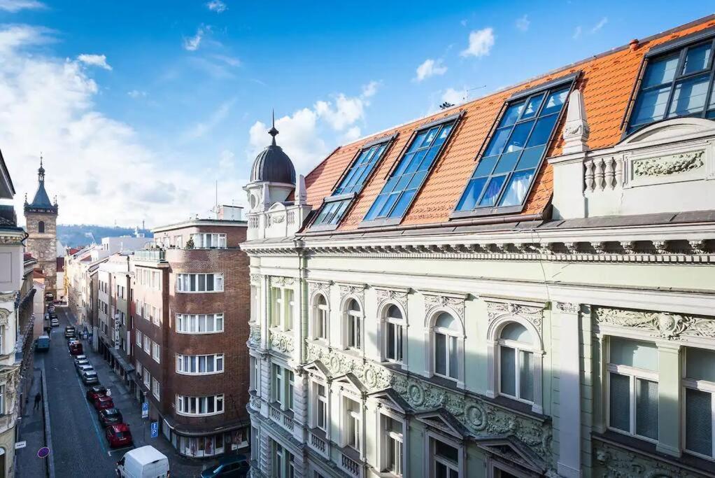 Beautiful Flat In Center With Balcony Apartment