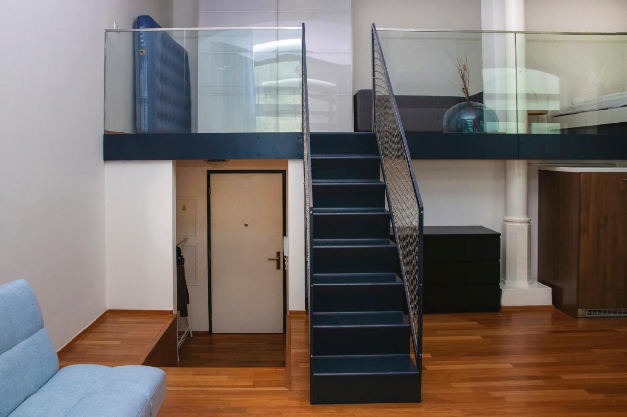 Modern With Terrace And Air Conditioning Apartment Prague