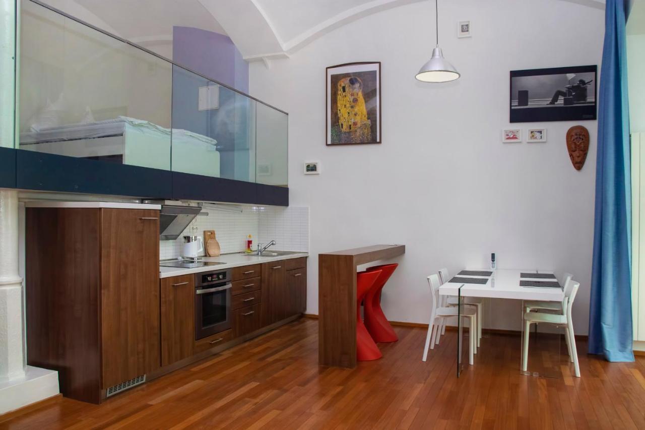 Modern With Terrace And Air Conditioning *