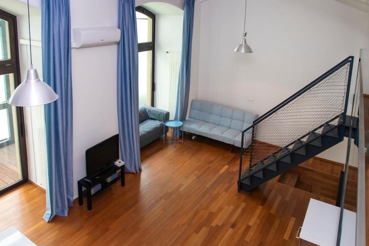 Modern With Terrace And Air Conditioning