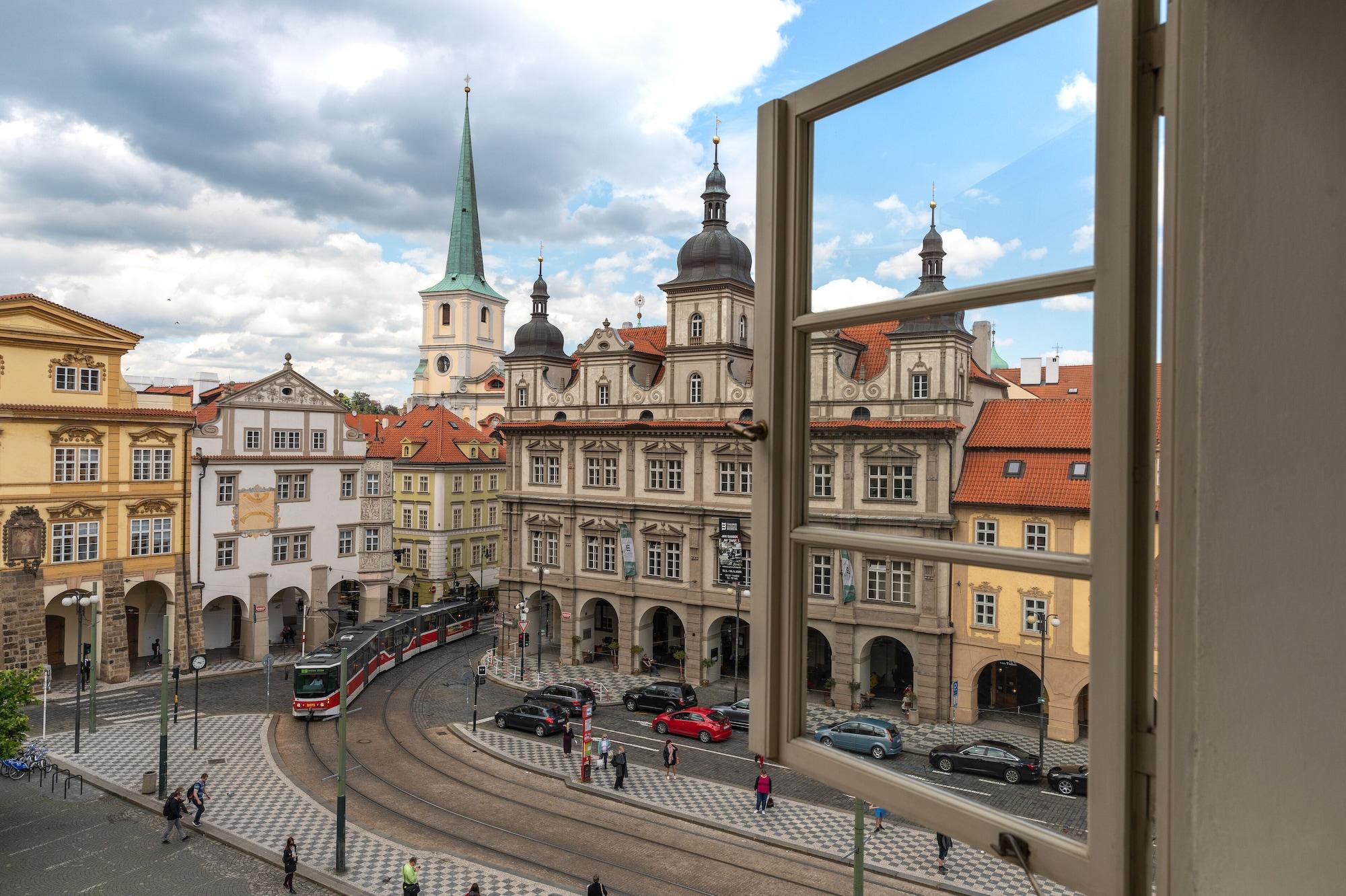 Miss Sophie's Charles Bridge Prag