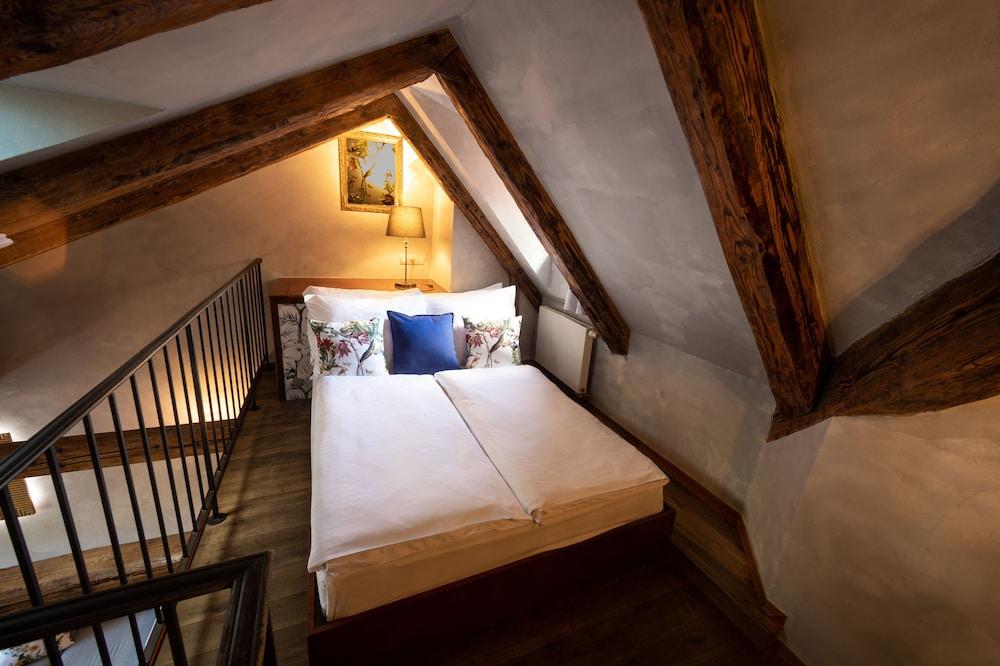 Miss Sophie's Charles Bridge Hotel
