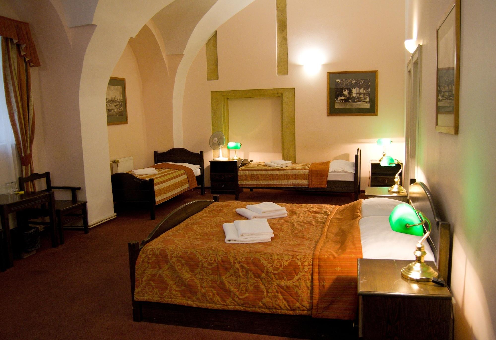 U Medvidku-brewery 3* Prag