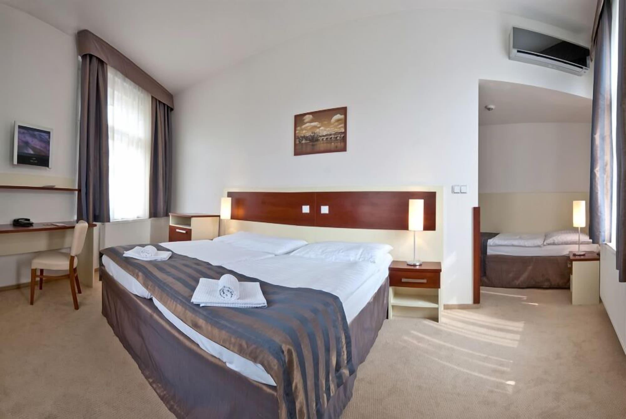 Gloria Hotel