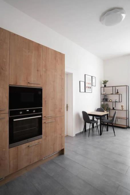 Helen Homestay Palmovka * Prague