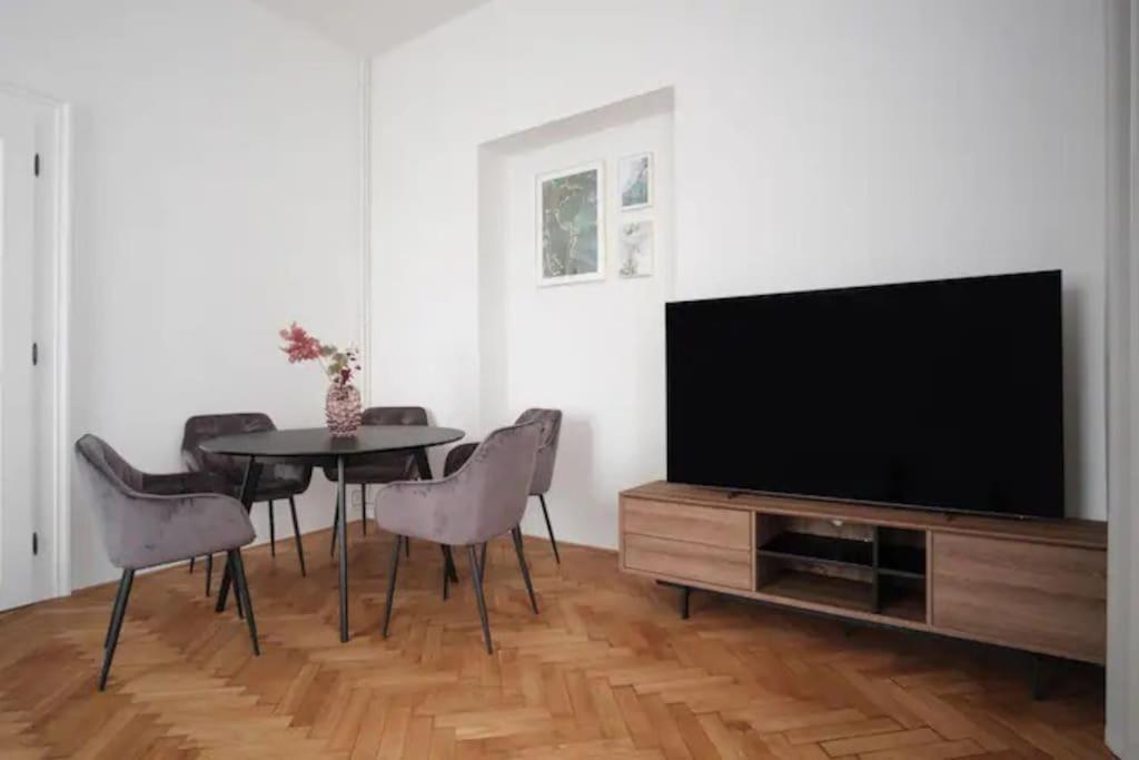 Helen Homestay Palmovka