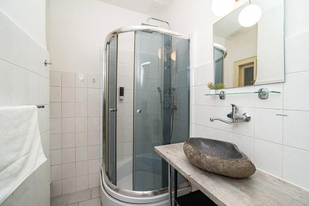 Modern, Bright In A Great Location Apartmán Praha