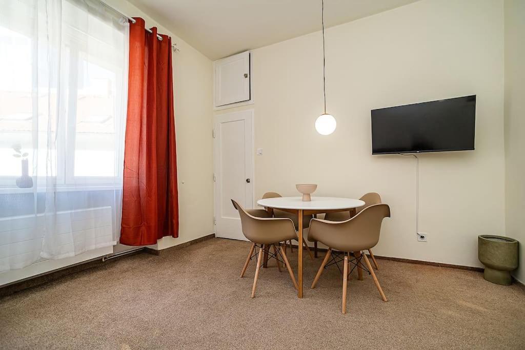 Modern, Bright In A Great Location Apartmán Praha
