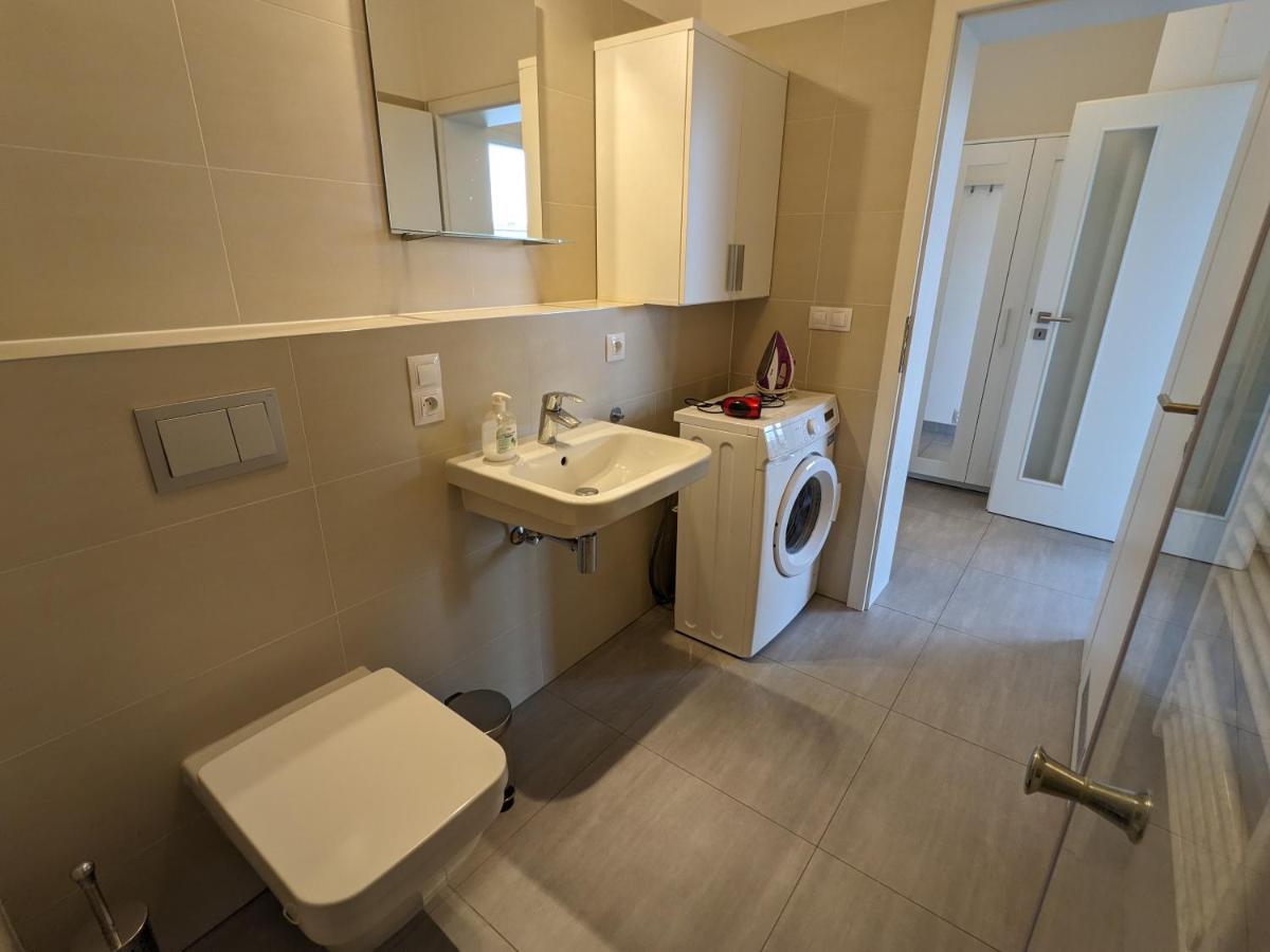 Apartmán Cozy With Big Terrace In - Karlin Praha