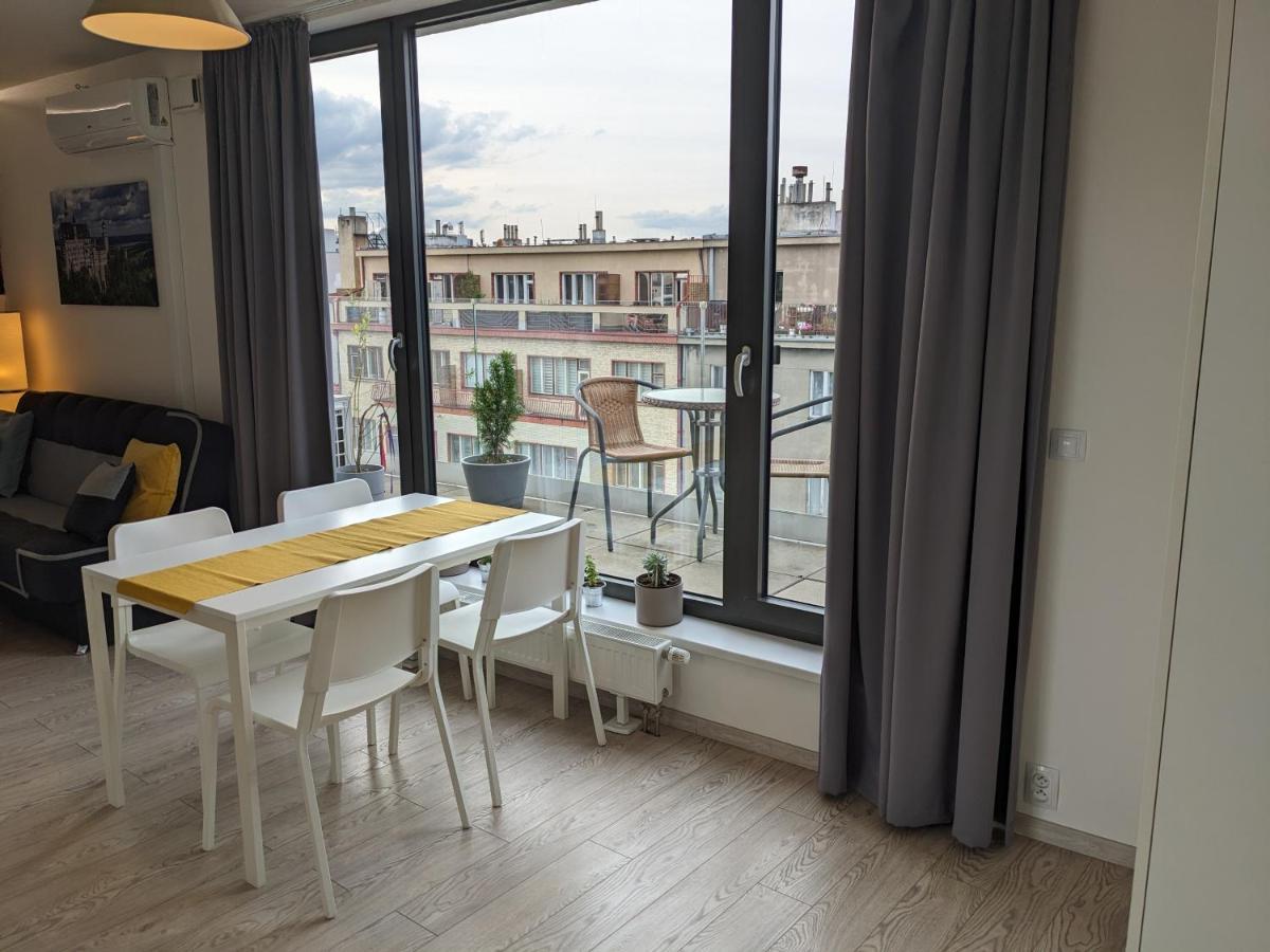 Cozy With Big Terrace In - Karlin Apartmán *