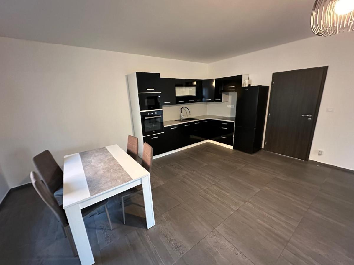 73m2 Klid Priroda Parking Free Apartment Prag