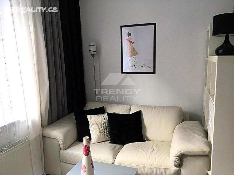 Lägenhet 2+kk, 50 M2 V Klidne Lokalite. 10 Min Od Centra Prahy. Prag